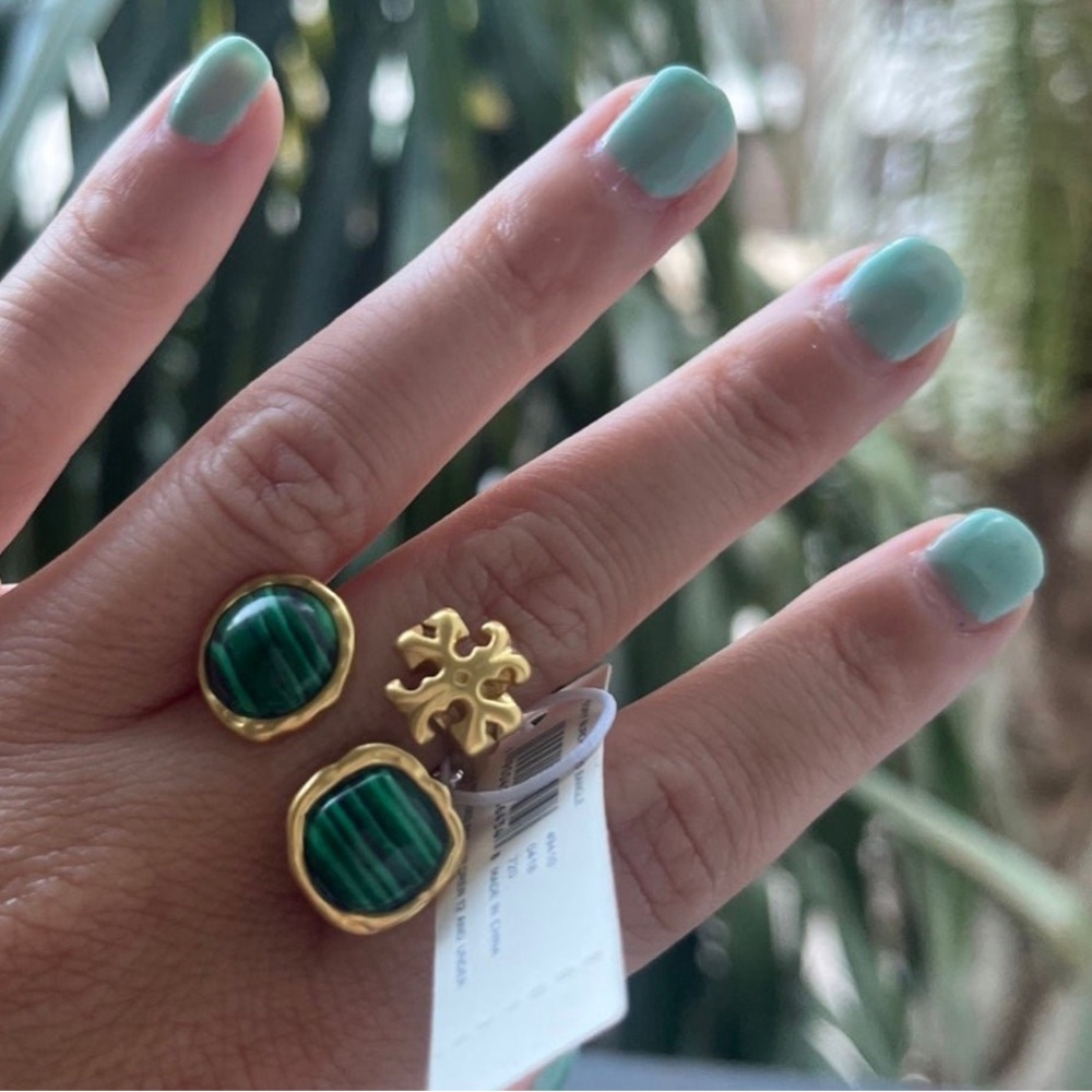 Tory burch green stone ring size 7 s-m match your green eyes mother's day gift!